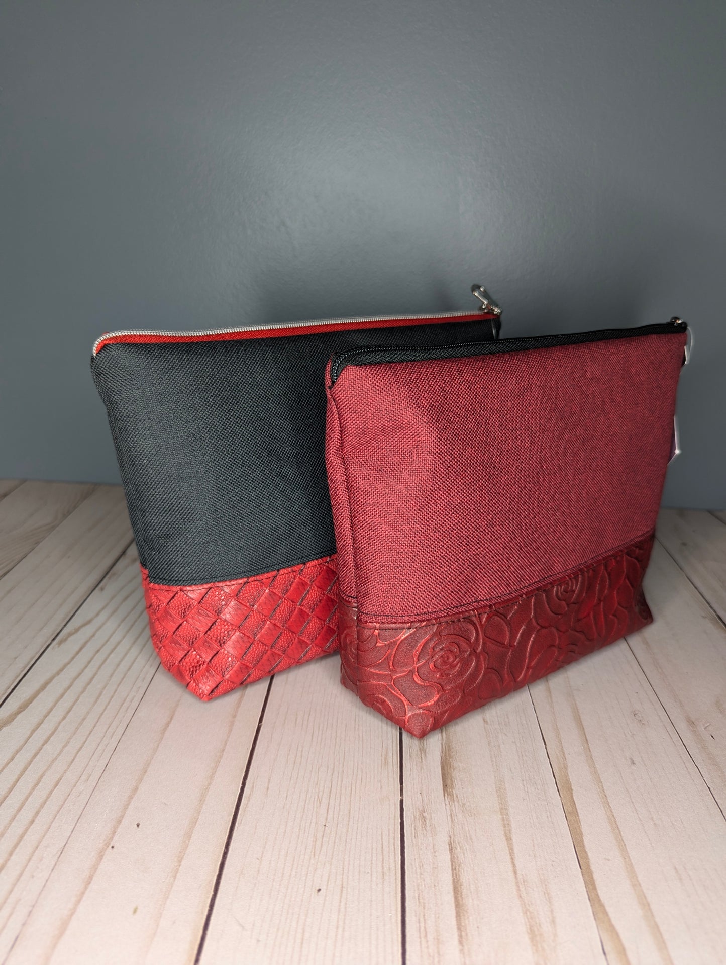 Black/Red zipper pouch