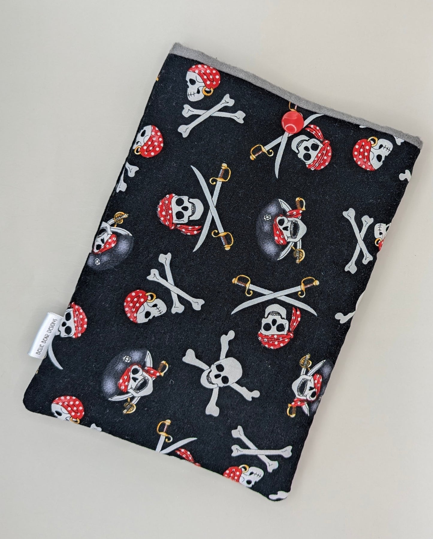 Pirate Skull and Bones reader sleeve