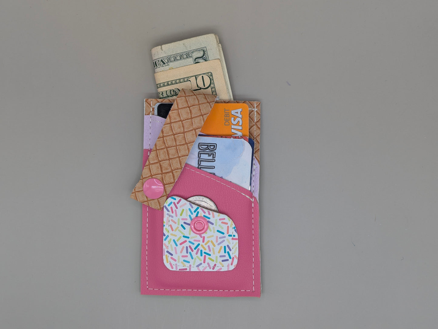 Card wallet /w coin pocket- Pink sprinkle cone