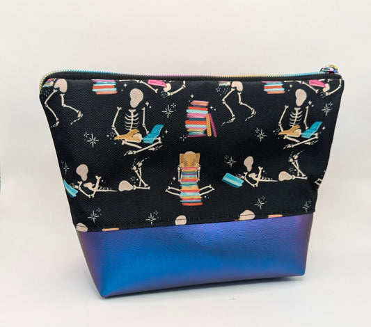 Reading Skellie Zipper Bag