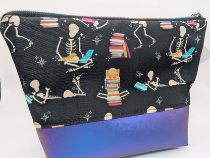 Reading Skellie Zipper Bag