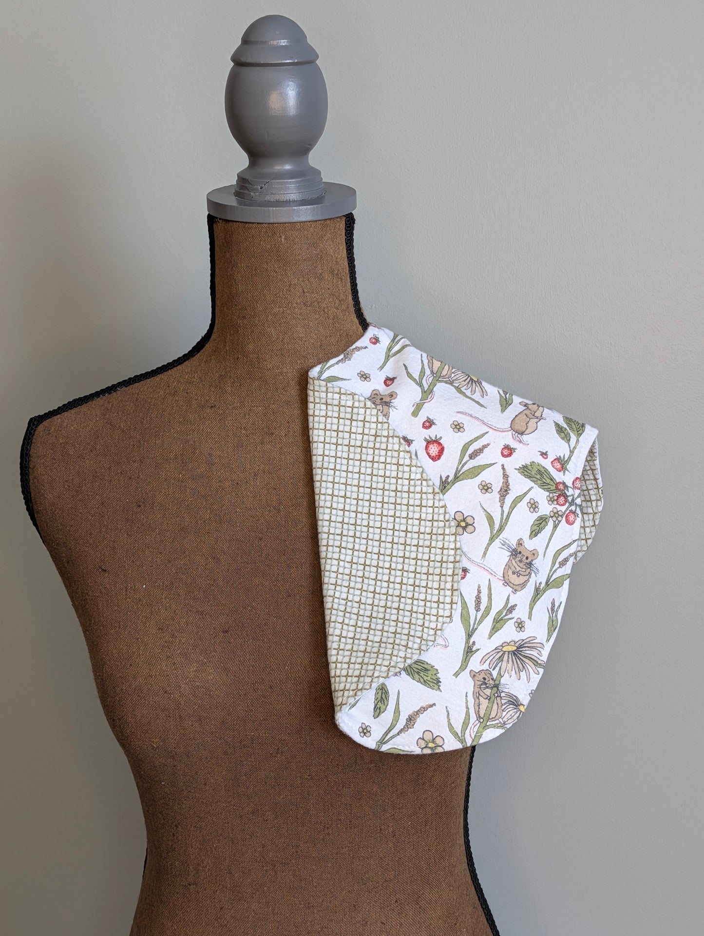 Cute Mouse Burp Cloth