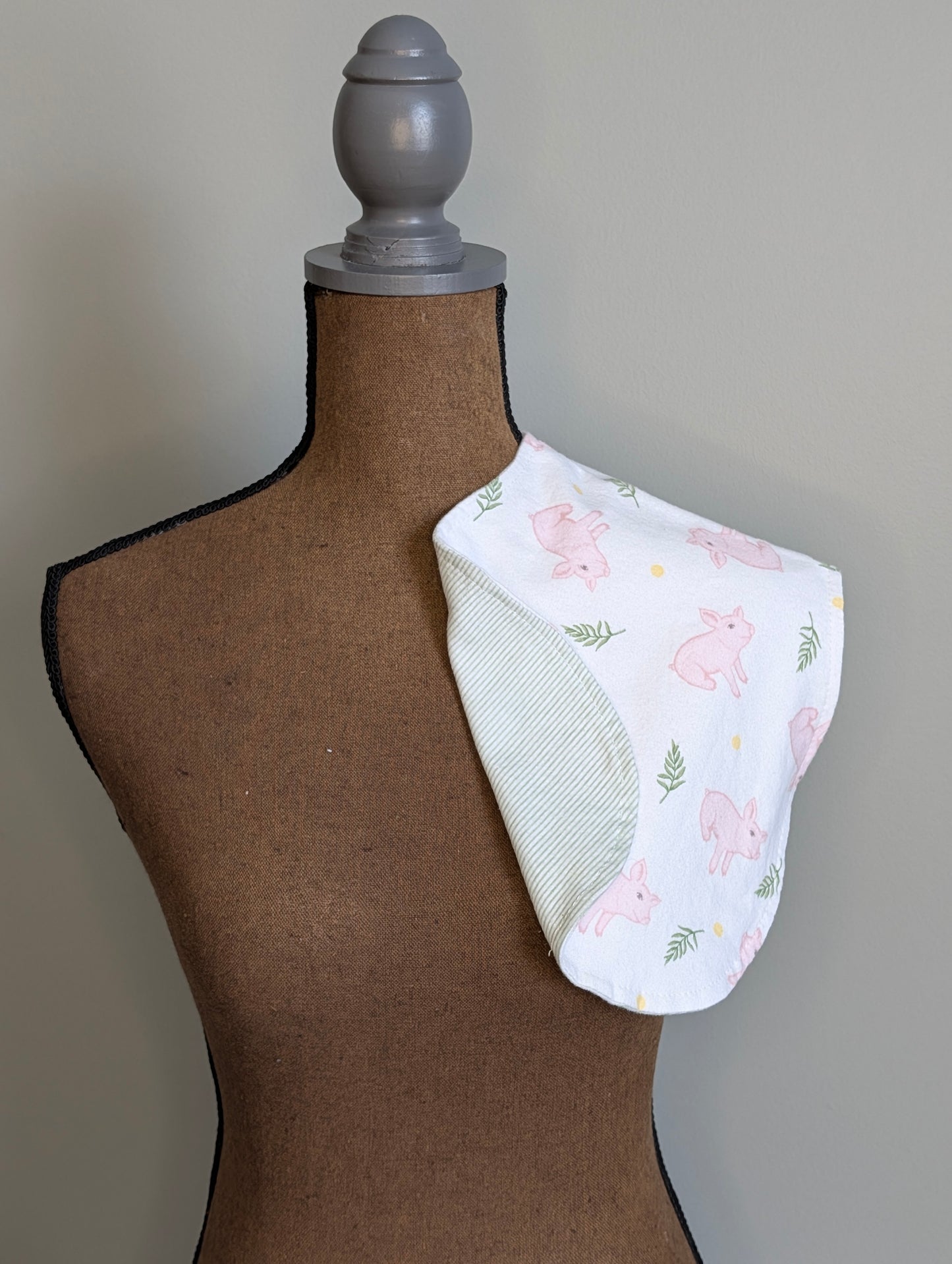 Little Piggy Burp Cloth