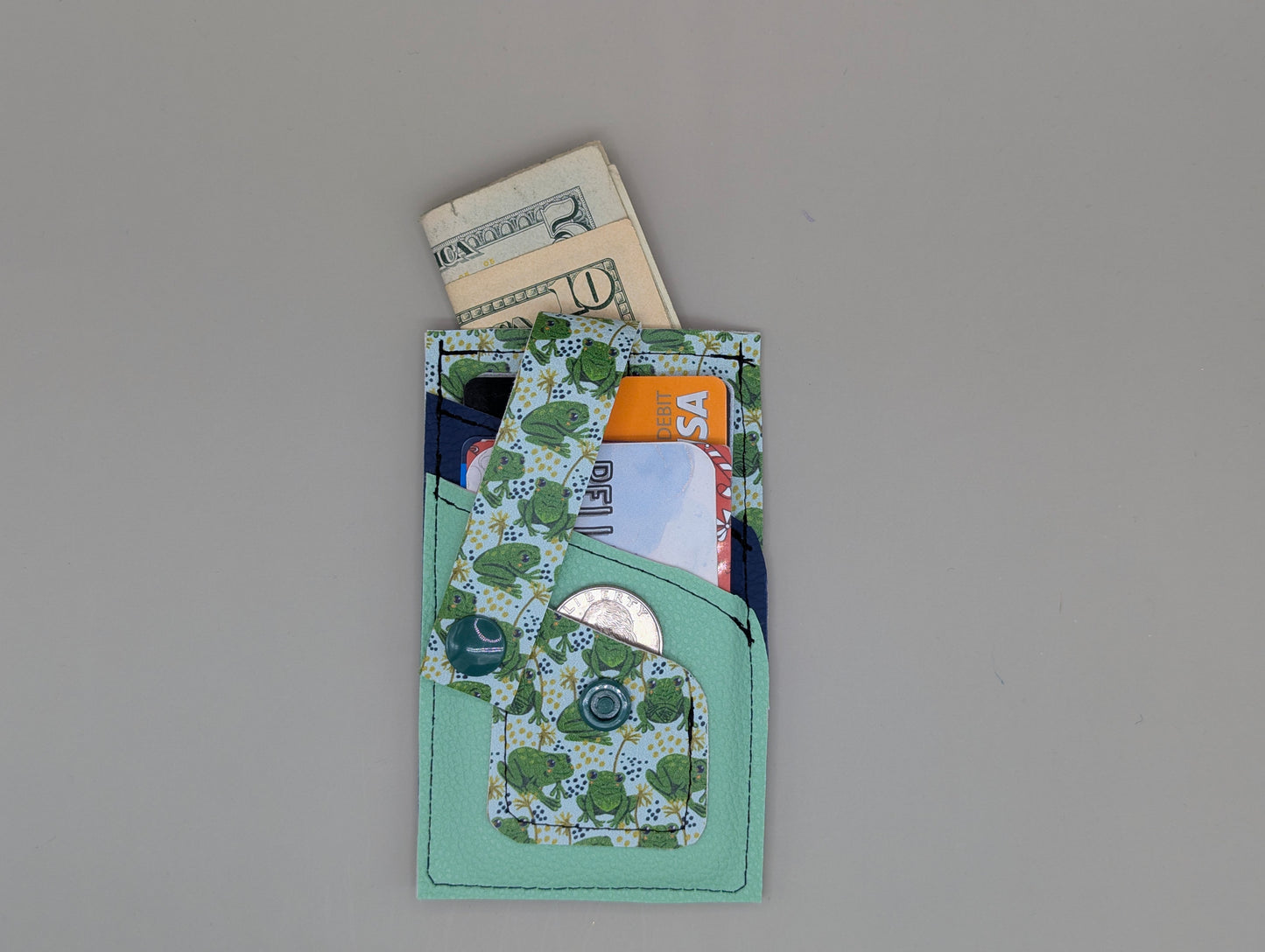 Card wallet /w coin pocket- Frogs