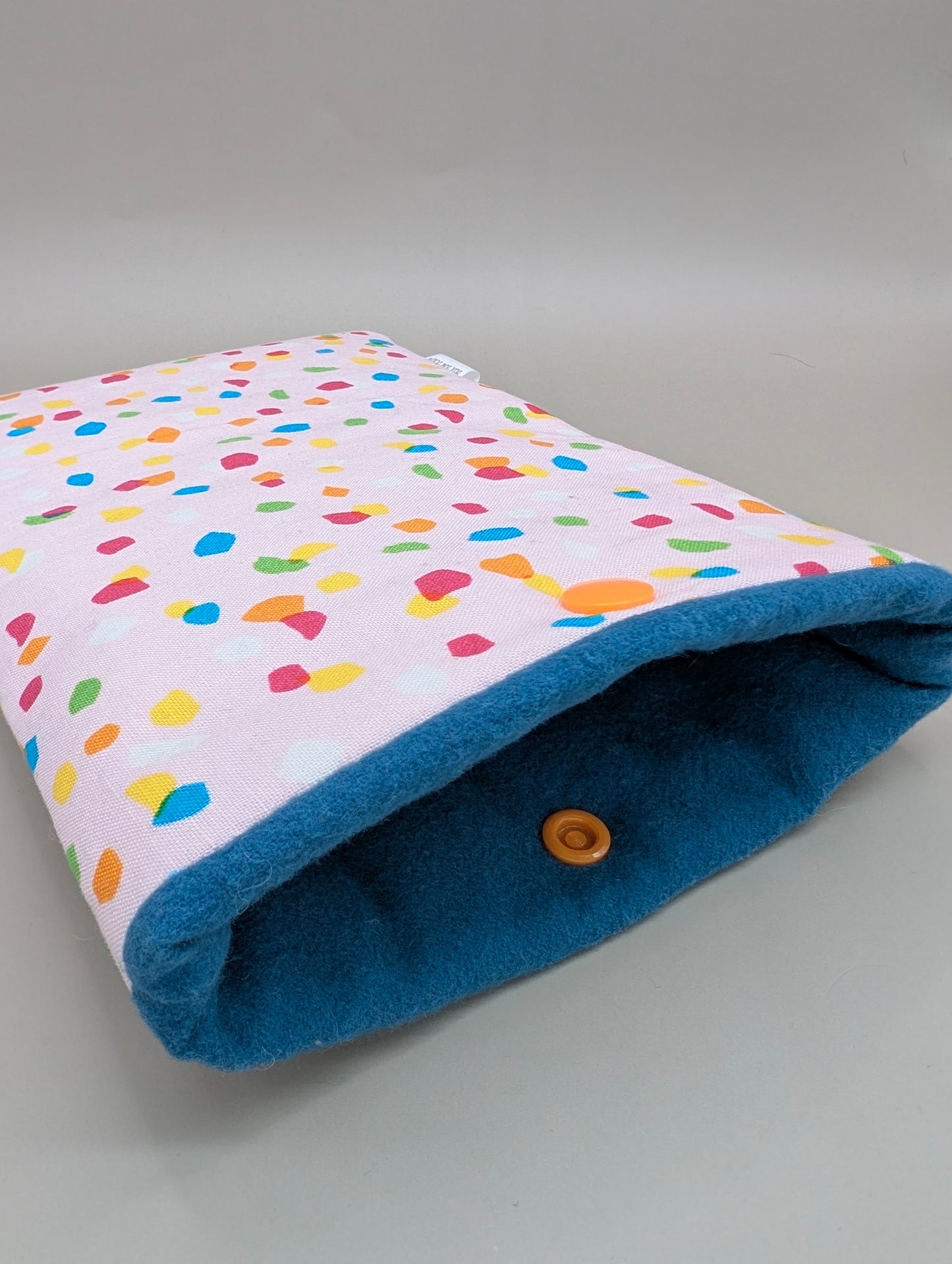 Confetti reader sleeve