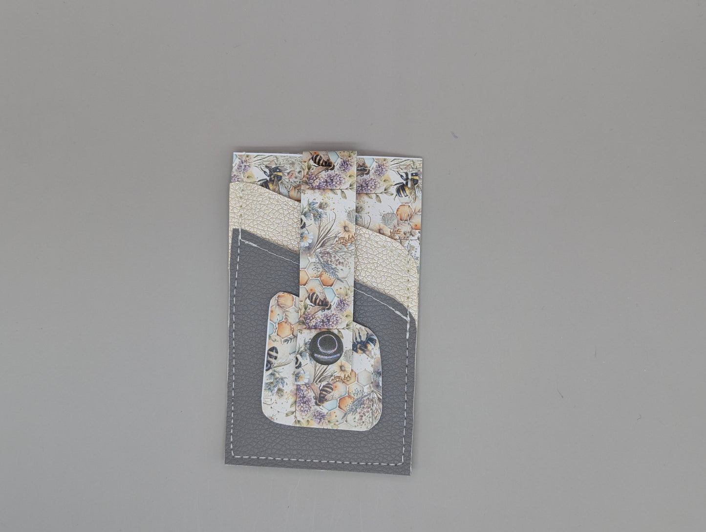 Card wallet /w coin pocket- Pastel Bees