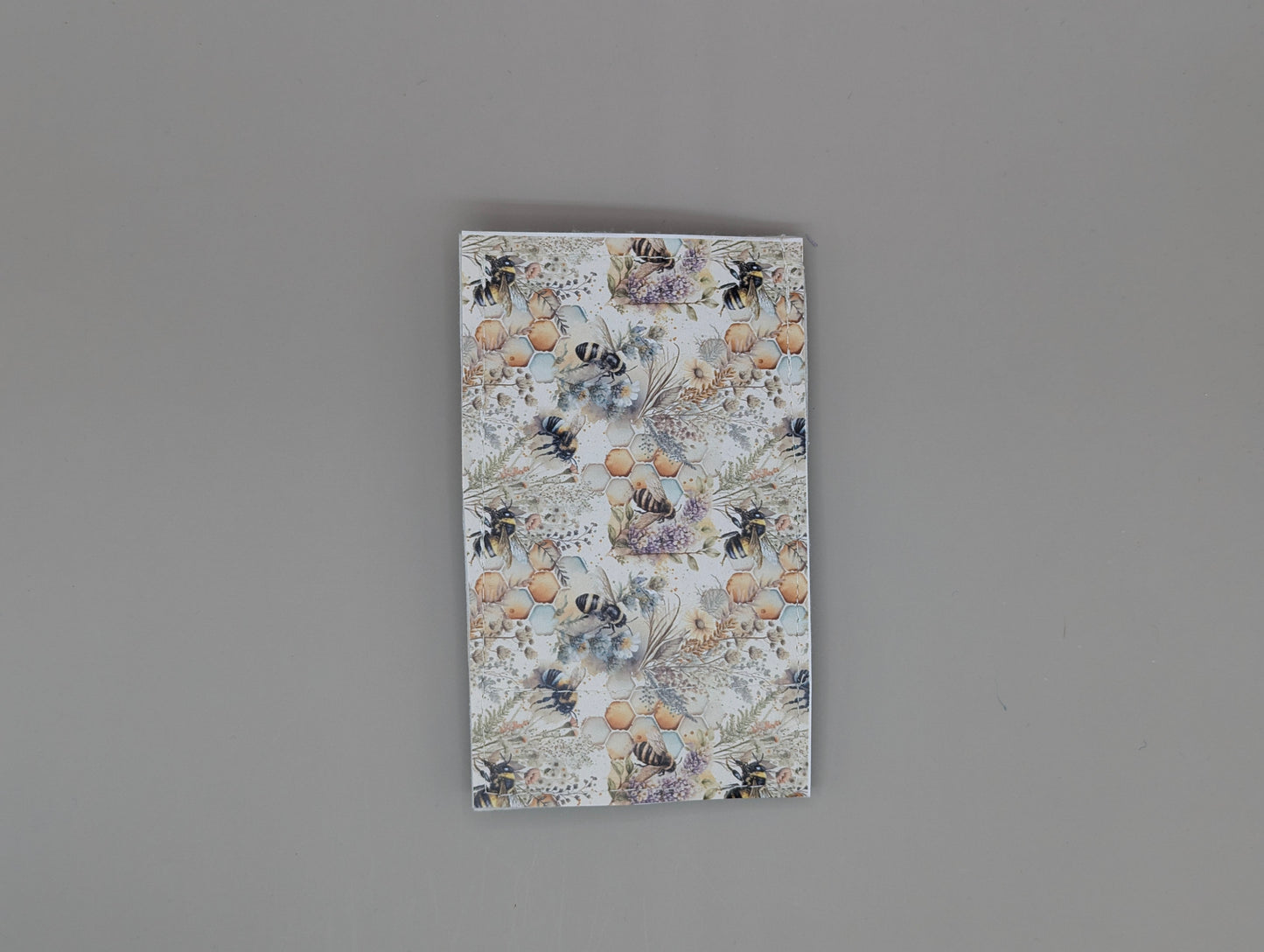 Card wallet /w coin pocket- Pastel Bees