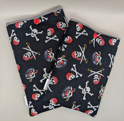 Pirate Skull and Bones reader sleeve
