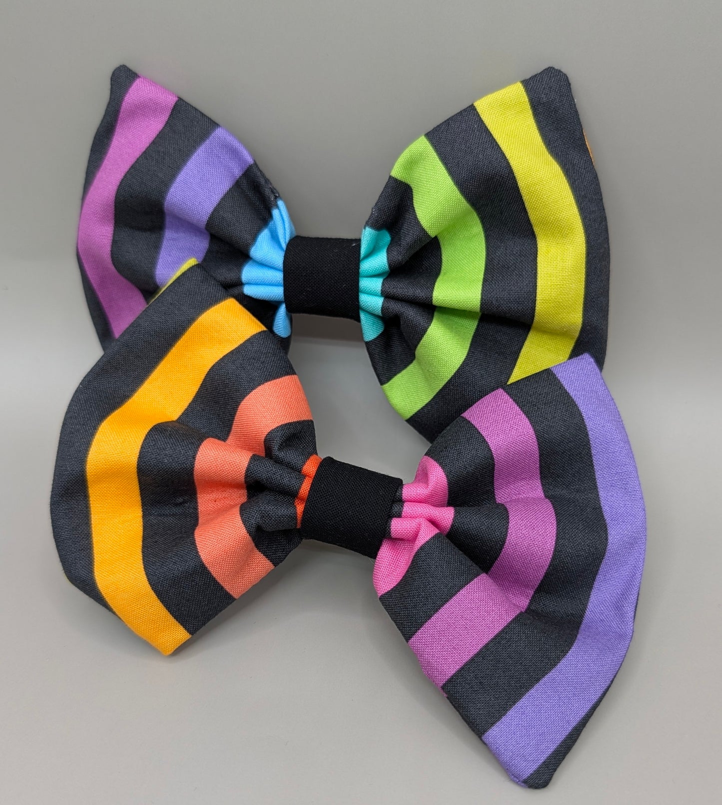 Bellie Bear Bows - Black Rainbow Stripe