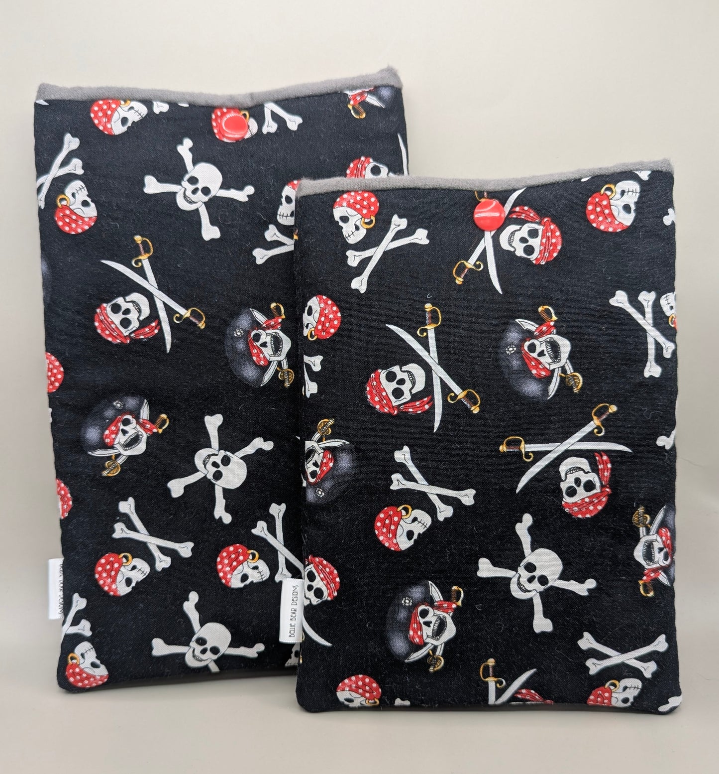 Pirate Skull and Bones reader sleeve