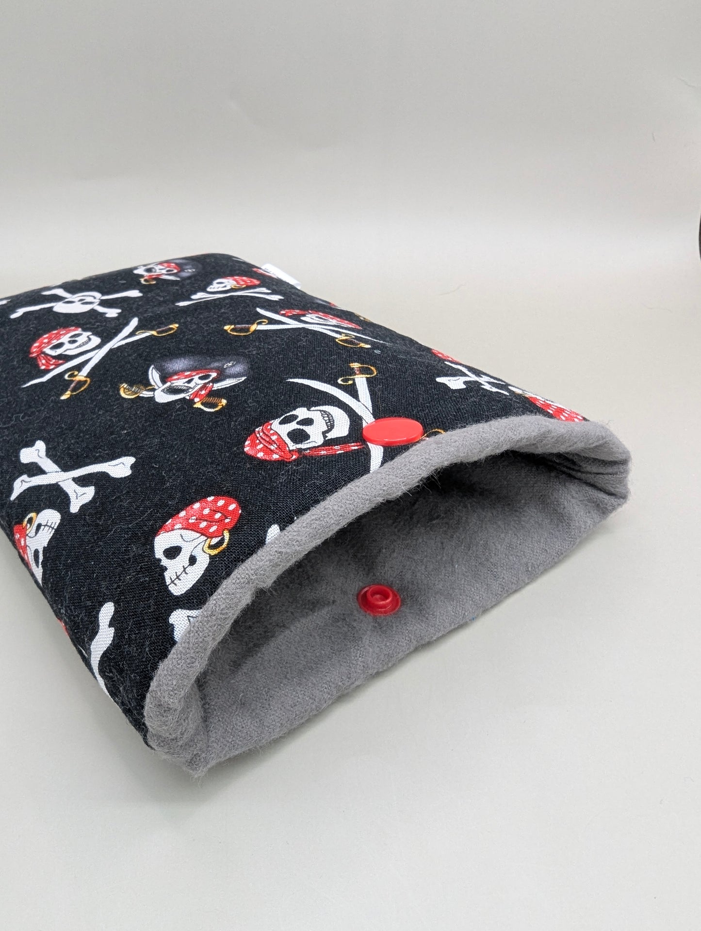 Pirate Skull and Bones reader sleeve